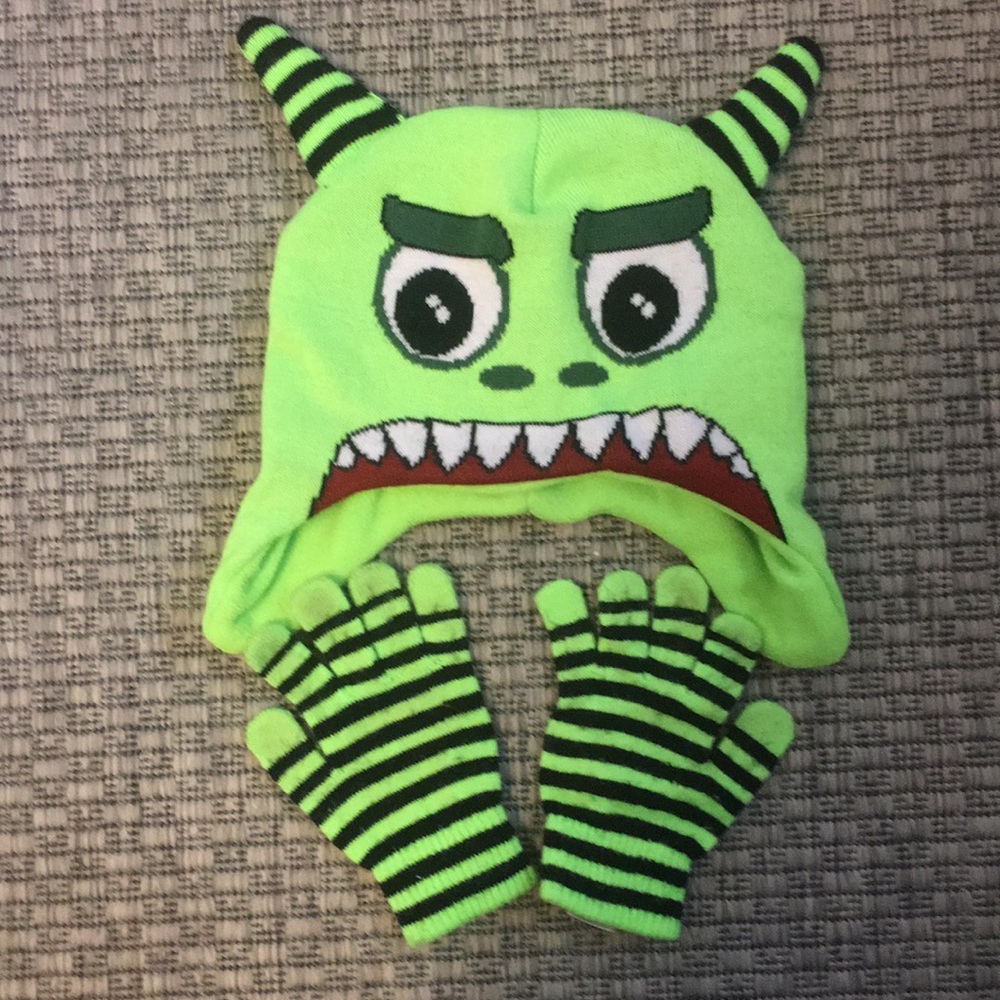 Monster hat and gloves set